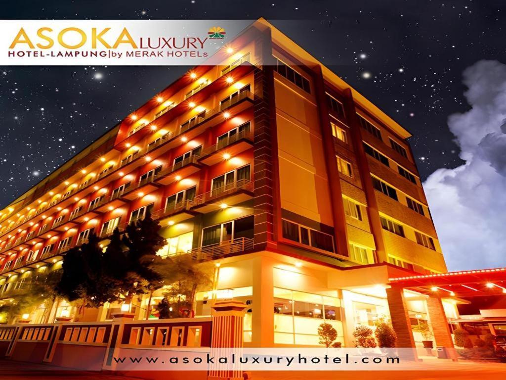 Asoka Luxury Hotel Bandar Lampung Esterno foto