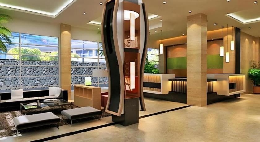 Asoka Luxury Hotel Bandar Lampung Esterno foto