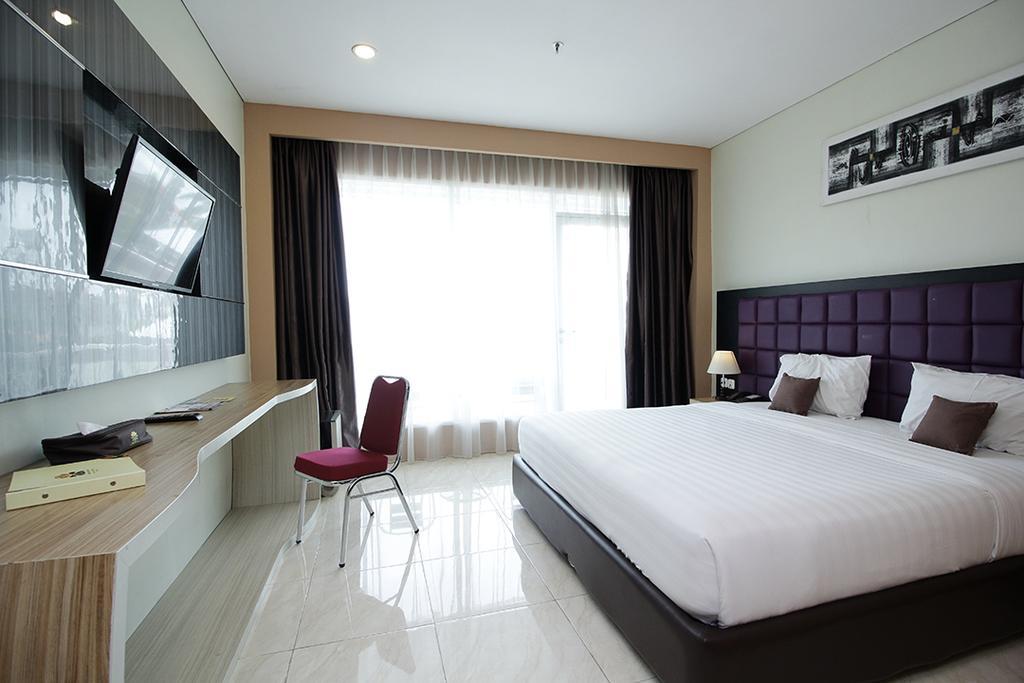 Asoka Luxury Hotel Bandar Lampung Esterno foto