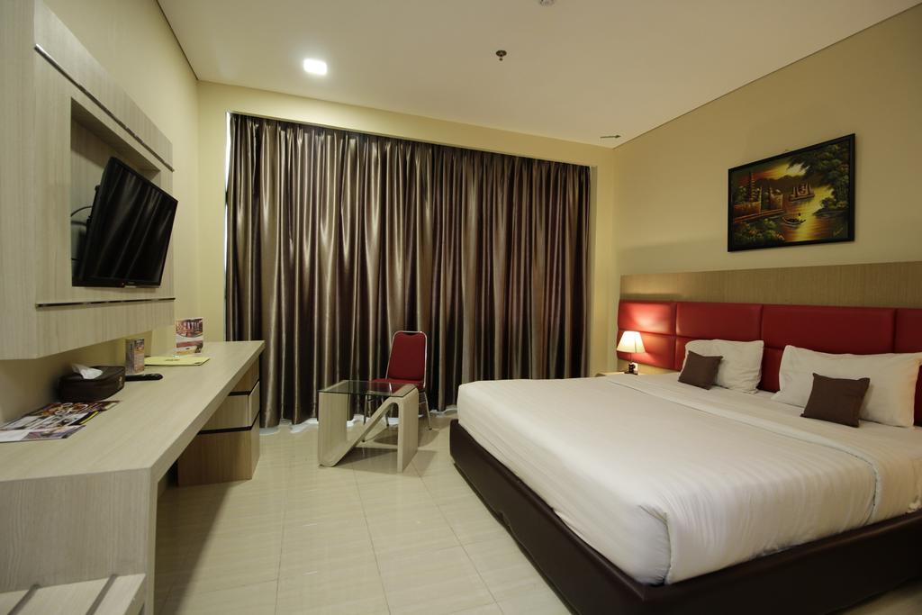 Asoka Luxury Hotel Bandar Lampung Esterno foto