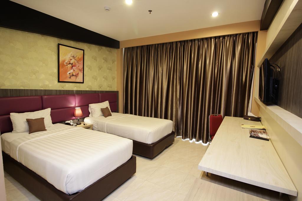 Asoka Luxury Hotel Bandar Lampung Esterno foto